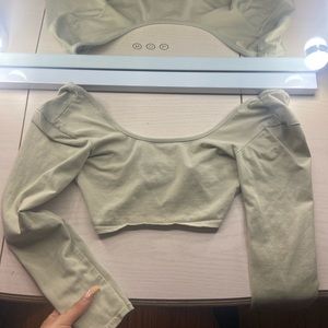 SOLD prettylittlething off shoulder crop